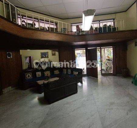 Rumah klasik hitung tanah di pusat kota Bandung 1