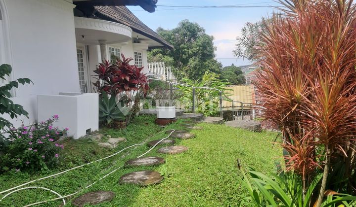 Rumah di Lokasi Elit Setra Sari Bandung 2