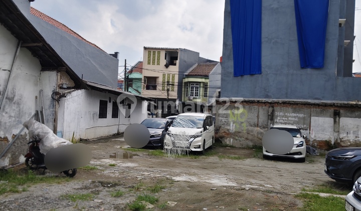 TANAH LUAS DAN BESAR ADA BANGUNAN  LOKASI TERBAIK DI JOHAR JAKPUS