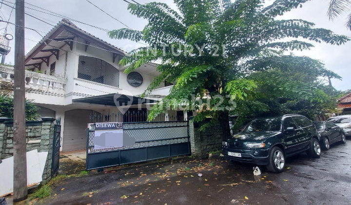Hook House 2 Floors Comfortable Not Noisy in Permata Hijau Complex 2