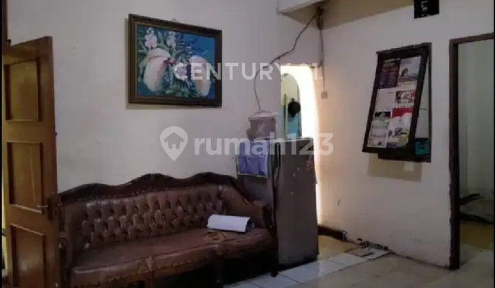 Rawamangun House in the Transportation Housing Complex Near the Mosque 2