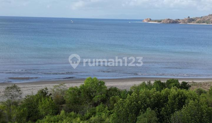 Tanah pinggir pantai beachfront Sekotong view Gili Asahan Tanah pinggir pantai beachfront Sekotong view Gili Asahan
