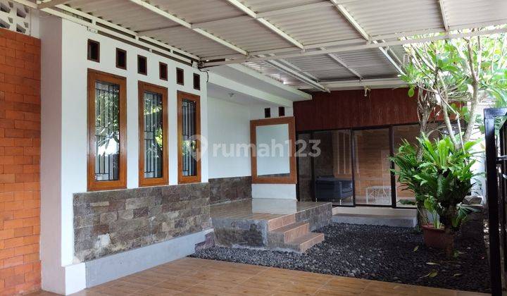 Rumah di Mewah di Kompleks Udayana Kota Mataram  1