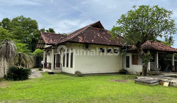 Beachside Villa in West Montong Lombok Beachside Villa in West Montong Lombok