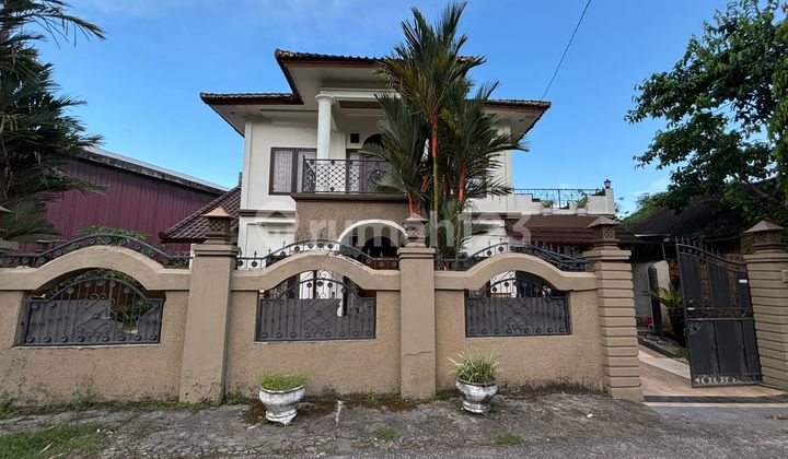 Rumah Mewah Lantai 2 di Praya Lombok Tengah Rumah Mewah Lantai 2 di Praya Lombok Tengah