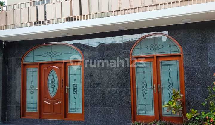 Rumah Mewah Lantai 3 Dekat Jl. Gajah Mada Mataram  1