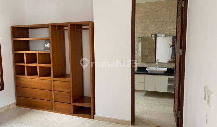 Villa Dengan 4 Kamar Tidur di Kerandangan Senggigi Lombok 15
