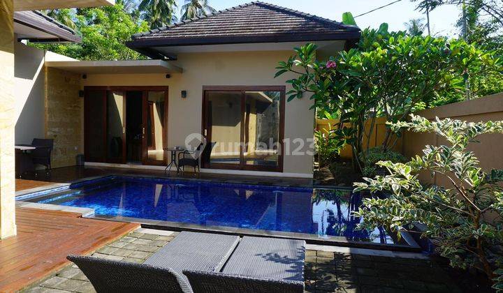 Villa Dengan 4 Kamar Tidur di Kerandangan Senggigi Lombok 1