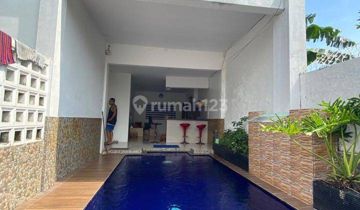 Rumah Nuansa Villa Dengan Kolam Renang  1