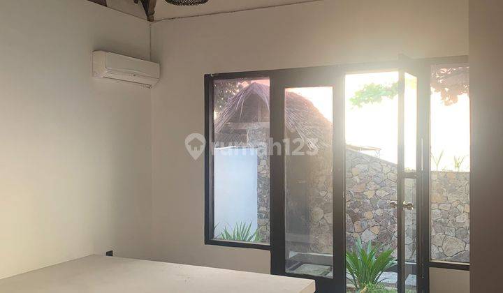 Villa Pinggir Pantai Senggigi Dekat Hotel Jayakarta 7