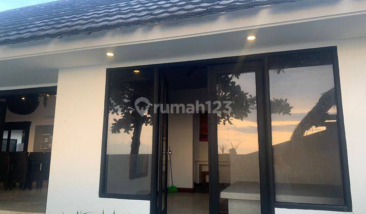 Villa Pinggir Pantai Senggigi Dekat Hotel Jayakarta 9