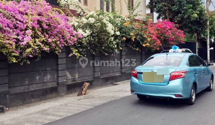 Rumah Mewah di Kompleks Depan Mall Epicentrum  1