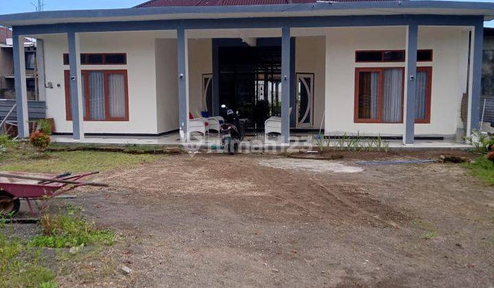 Rumah Halaman Luas di Meninting Batu Layar  1