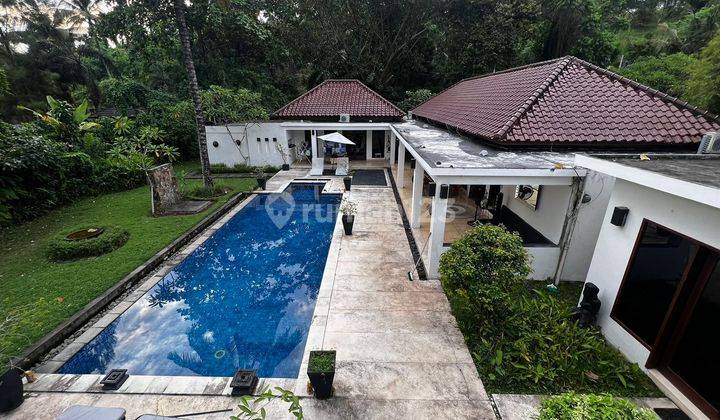 Villa di Batu Layar Dekat Hotel Jayakarta 1