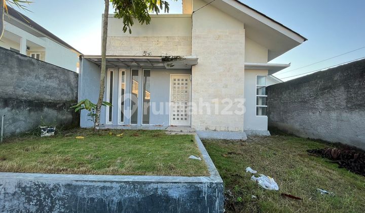 Rumah di Kompleks Mahkota Bertais  1