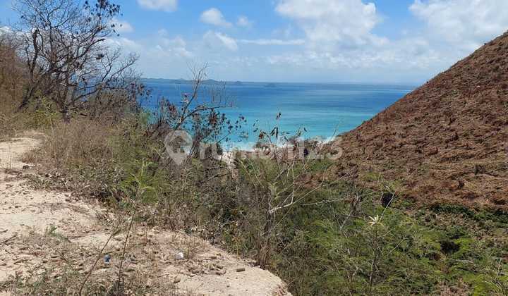 Tanah Pinggir Pantai Pasir Putih di Kaliantan Lombok  2