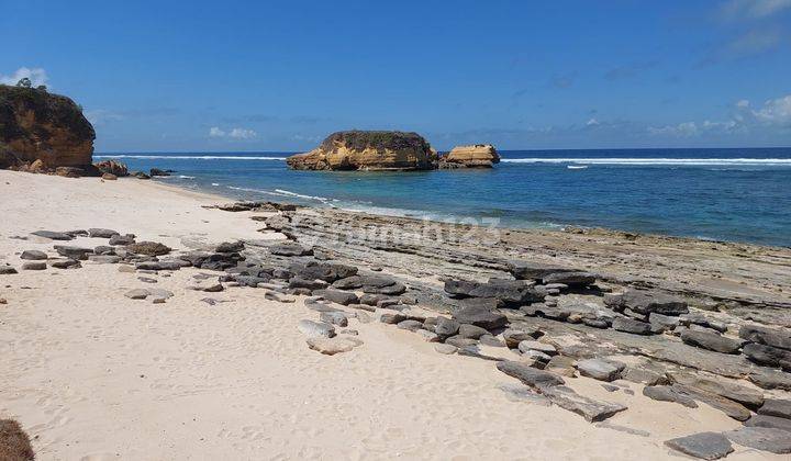 Tanah Pinggir Pantai Pasir Putih di Kaliantan Lombok  1