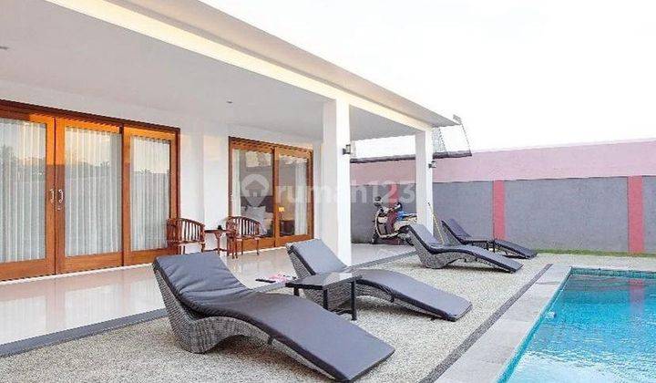 Villa Dekat Pantai di Montong Batu Layar  1