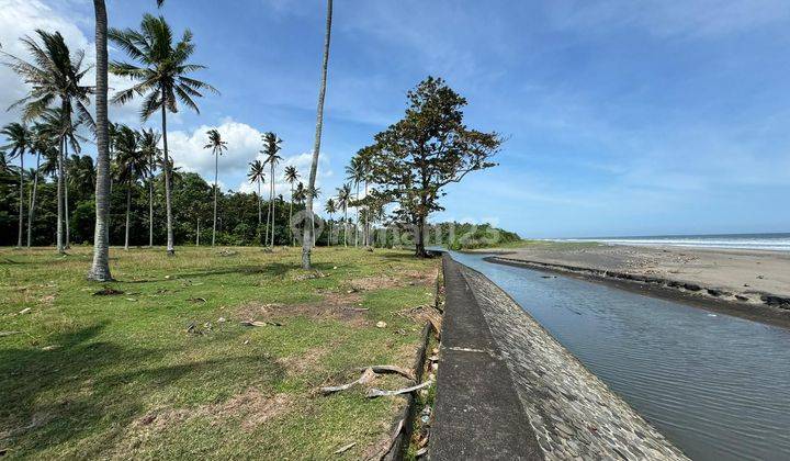 Buc Tanah Pinggir Beach Balian Beach Tabanan Bali 1