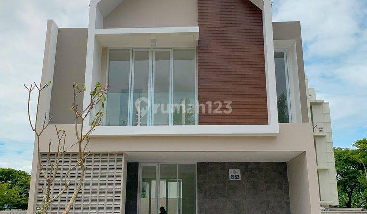 Rumah di kompleks elit Grand Natura Mataram  1