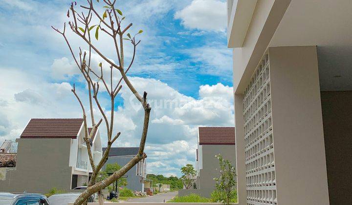 Rumah di kompleks elit Grand Natura Mataram  1