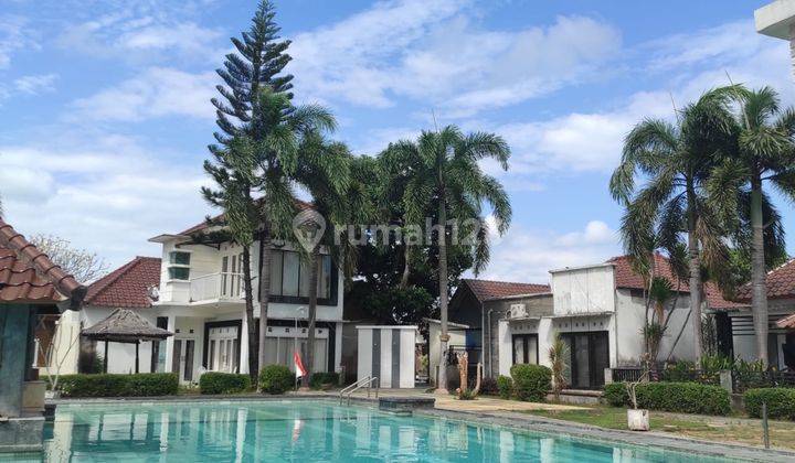 Rumah Lantai 2 di Kompleks Meninting Regency 1