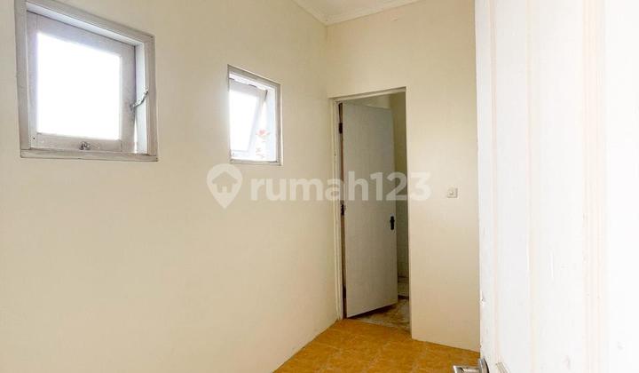 Rumah di Kompleks Perumahan Meninting 2
