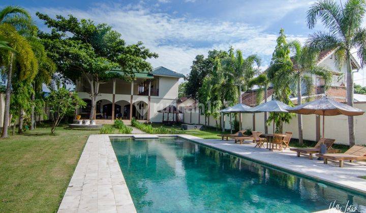 Spacious Villa Pinggir Jalan Montong Dekat Senggigi Lombok 1