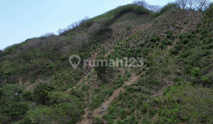 Tanah view laut sunset dan sunrise di Teluk Kadinan Sekotong - Lombok Barat. Tanah view laut sunset dan sunrise di Teluk Kadinan Sekotong - Lombok Barat.