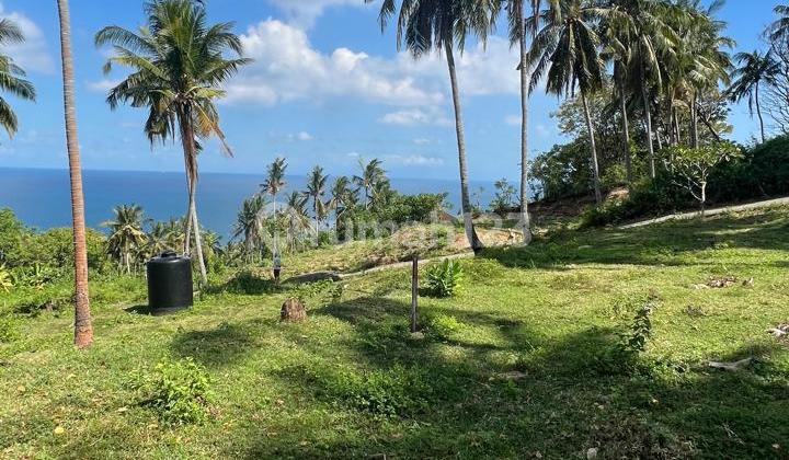 Tanah Lokasi bukit di sentral Senggigi dekat Sheraton hotel  Full view laut