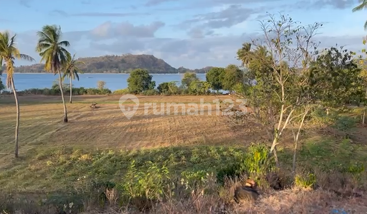 Tanah pinggir pantai di Sekotong Barat