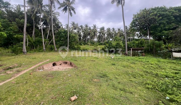 Tanah Pinggir Jalan Raya Senggigi Dekat Qunci Villa Resort
