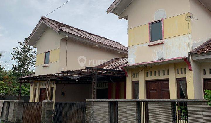 Rumah di kompleks Griya Ellen Jl. Adi Sucipto 1