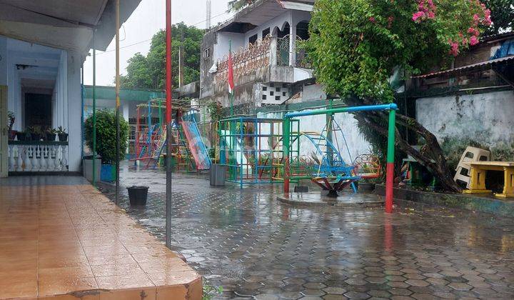 Bangunan Komersil di Pinggir Jalan Raya Cakranegara 2