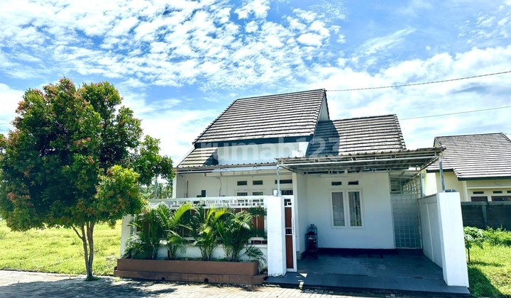 House in the Ayodhya Palace complex, Meninting House in the Ayodhya Palace complex, Meninting