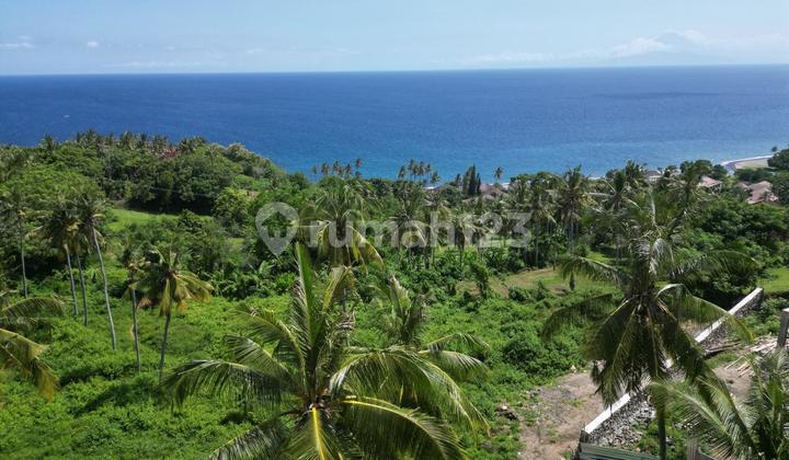 Tanah Lokasi bukit di sentral Senggigi dekat Sheraton hotel  Full view laut