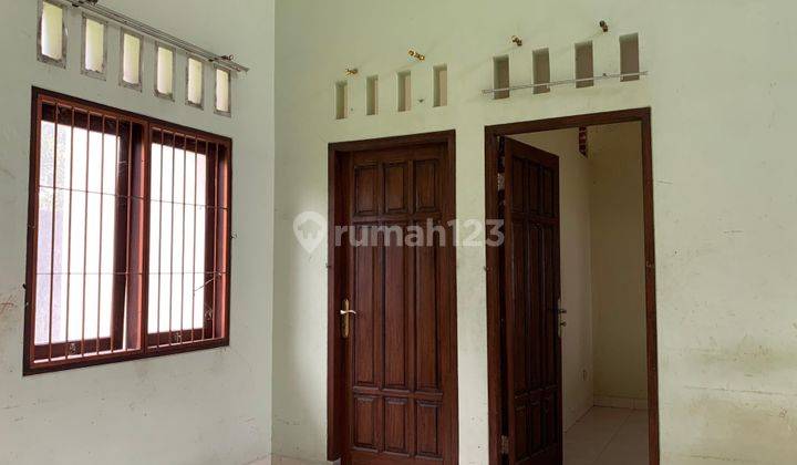 Rumah di Kompleks Griya Ellen Jl. Adi Sucipto  2