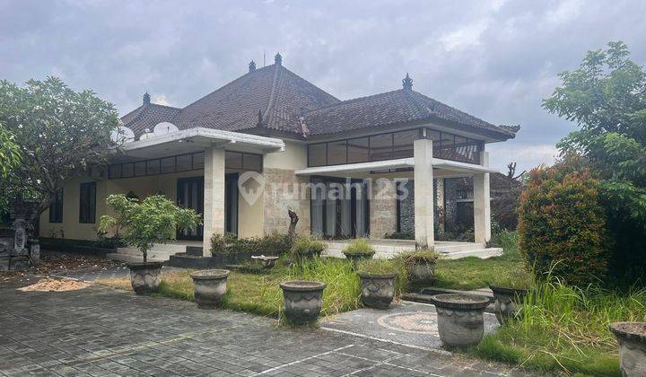 Villa di Sindu Cakranegara kota Mataram 