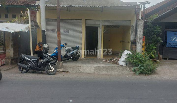 Toko Pinggir Jalan Raya di Ampenan Utara 2