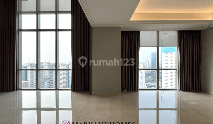 Dijual Anandamaya Residences, 4 Bedrooms Spacious Living room with private pool and lift 2