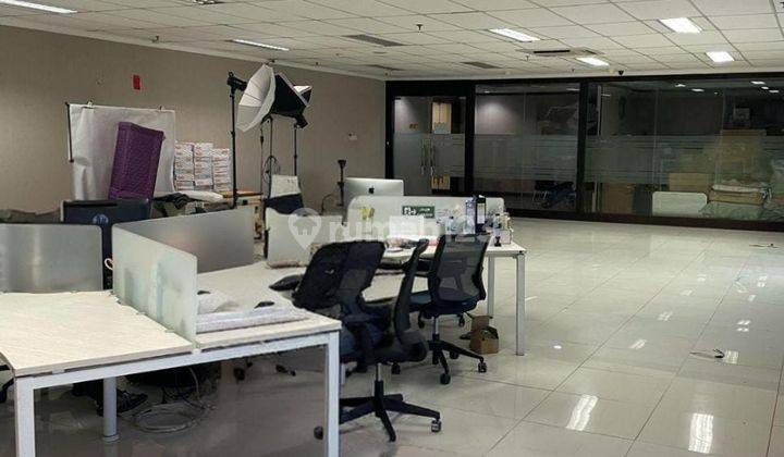 Office The Bellezza Gapura Prima Kebayoran Lama Jakarta Selatan Ruang nya Luas  2