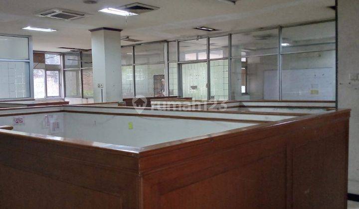 Gedung 3 Lantai Gedung Dibawah Njop di Gunung Sahari 5