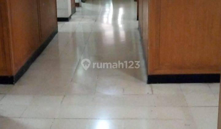 Gedung 3 Lantai Gedung Dibawah Njop di Gunung Sahari 21