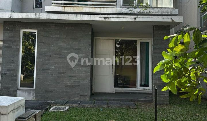 Nice 2-Story House in Suvarna Sutera Tangerang