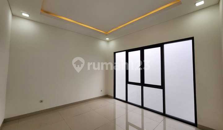Luxury 3-Story House Located on the Main Boulevard in Citra 2 West Jakarta 2