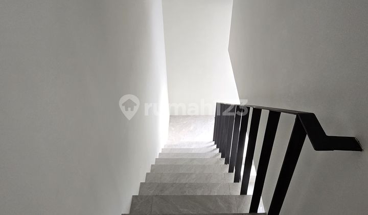 Rumah Mewah 3 Lantai DI Greenwich Park BSD 2