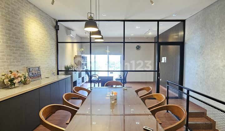 Ruko Hadap Jalan Raya Full Furnished 3 Lantai Di South Sorrento Square Gading Serpong 