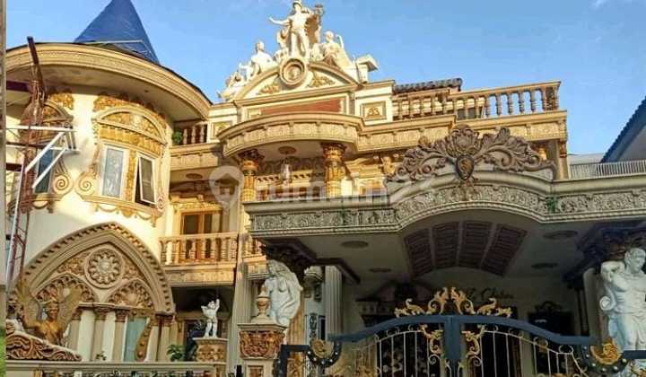 Rumah Mewah Dengan Design Golden Classic Renaissance Di Lippo Karawaci