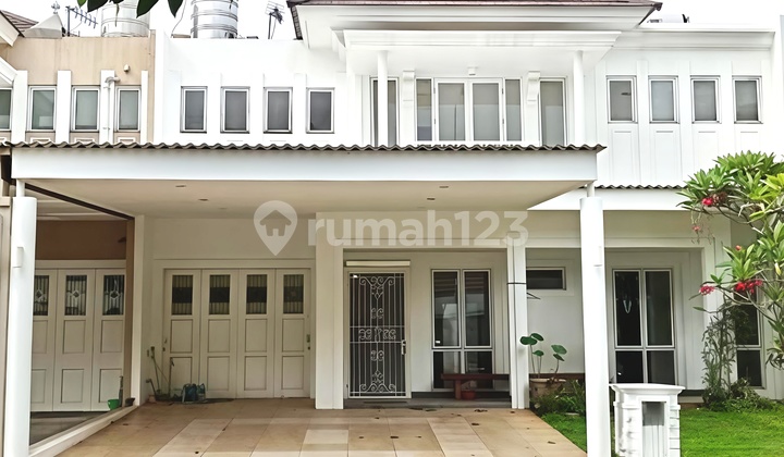Rare Semi-Furnished House Unit at De Park BSD