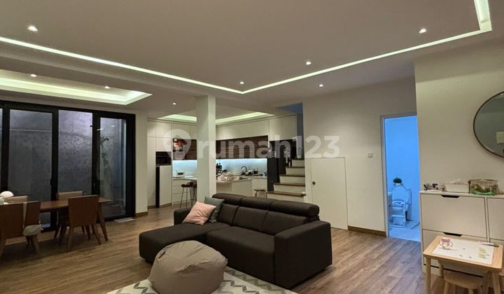 Rumah Bagus Full Furnished Di Latigo Gading Serpong